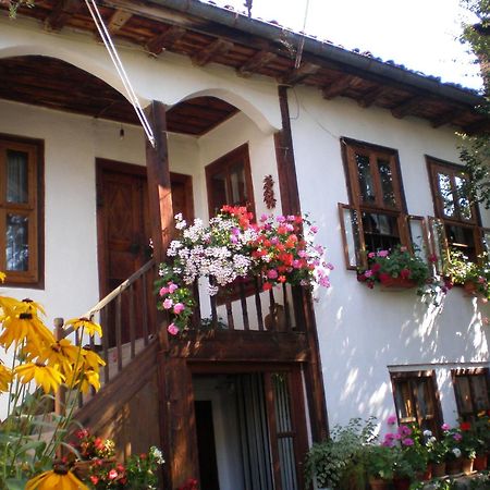 Hotel Tsutsovi House Kałofer Zewnętrze zdjęcie