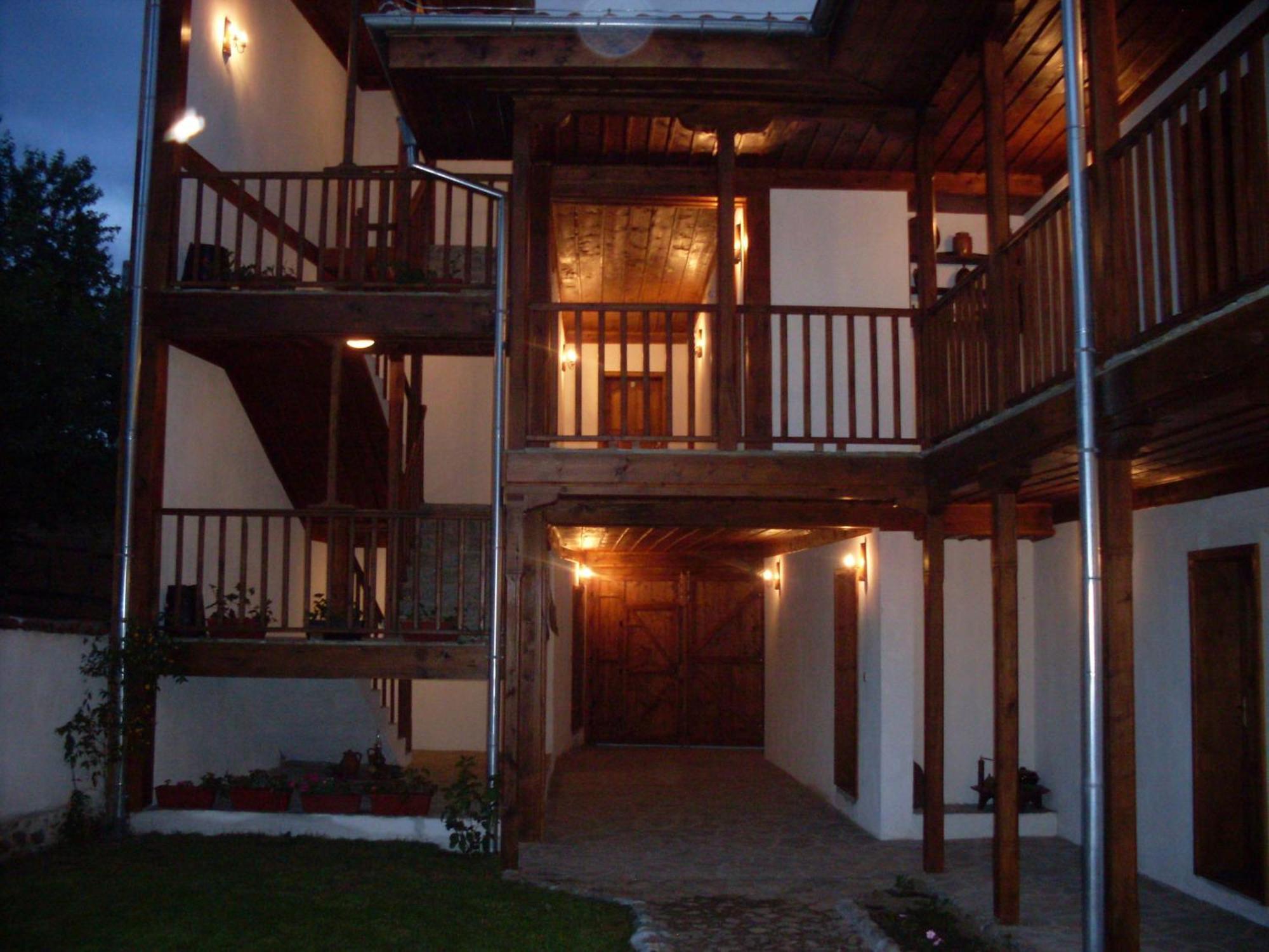 Hotel Tsutsovi House Kałofer Zewnętrze zdjęcie